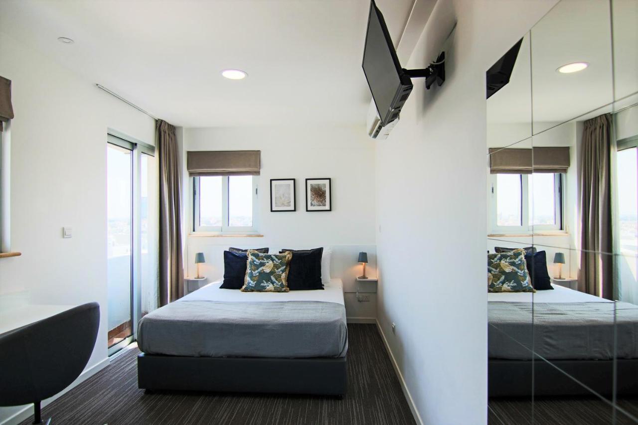 Apartment Phaedrus Living: Luxury 510
